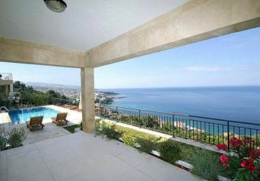 Villa Dobra Voda içinde