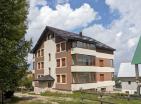 Zhabljakın merkezinde 71 m2 dağ manzaralı yeni modern daireler