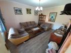Danilovgradda satılık güzel tek katlı mobilyalı üç odalı ev
