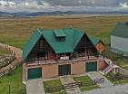 Motički Gajda satılık 3 katlı çalışma taşı mini otel