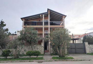 Ev Sutomore içinde