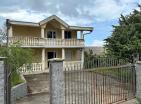 Dobra Vodada deniz ve dağ manzaralı 190 m2lik ev