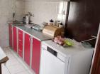 Podgoricada 2000 m2 büyük arsaya sahip ev