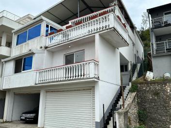 Büyük 4 mağaza evi-Utehada deniz manzaralı mini otel