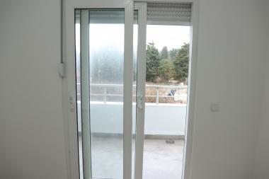 Ulcinjde denize yakın 50 m2 yeni daire