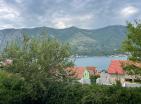 Kotor, Dobrotada deniz manzaralı ve otoparklı 2 katlı ev