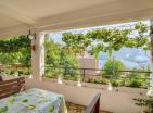 Herceg Novide havuzlu ve teraslı 2 katlı lüks deniz manzaralı villa