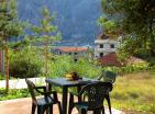 Prčanj, Boka-Kotor Körfezinde satılık deniz manzaralı 2 katlı ev