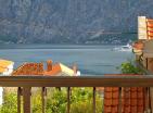 Prčanj, Boka-Kotor Körfezinde satılık deniz manzaralı 2 katlı ev