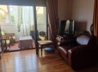 Petrovac merkezinde teraslı çarpıcı 2 yatak odalı daire 60м2