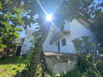 Sutomoreda etkileyici deniz manzarasına sahip 2 katlı zarif ev