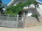 Dobra Vodada denize birkaç adım mesafede tamamen mobilyalı rüya evi