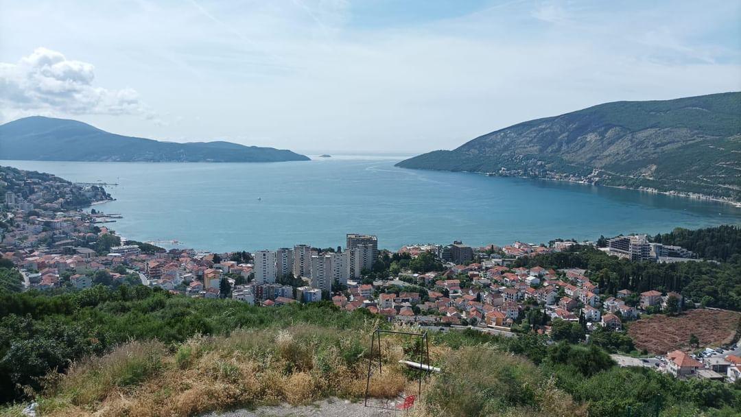 Herceg Novide deniz manzaralı arsa 538 m2