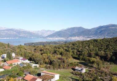 Bogišićide panoramik deniz manzaralı villa inşa etmek için 464 m2 arsa