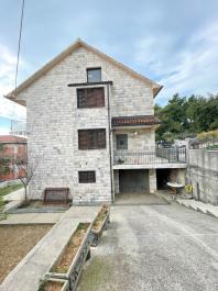 Tivatta Porto Montenegro yat limanı yakınında 280 m2 özel 4 katlı villa