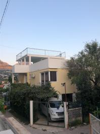 Sutomoreda satılık özel 4 daireli villa