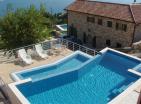 Havuzlu ve panoramik deniz manzaralı, Bar şehrinde 200 m2 lüks 3 katlı villa