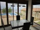 Havuzlu ve panoramik deniz manzaralı, Bar şehrinde 200 m2 lüks 3 katlı villa