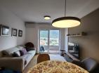 Budvada deniz manzaralı Çarpıcı Yeni 2 yatak odalı daire 58 m2