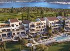 Lustica Bay elit golf erişimine sahip lüks deniz manzaralı daire 104 m2