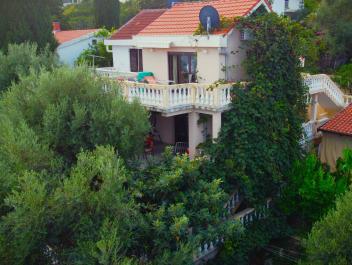 Krašićide muhteşem deniz manzaralı 3 katlı ev, olive grove retreat