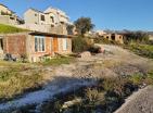 Karadağın Becici kentinde büyük arsalı 80 m2lik yeni panoramik deniz manzaralı ev