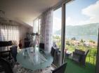 Stolivde teraslı ve panoramik Kotor Körfezi manzaralı iki yatak odalı daire 62 m2