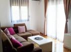 Bečićide deniz manzaralı güneşli tek yatak odalı 48 m2 daire, plaja 200m