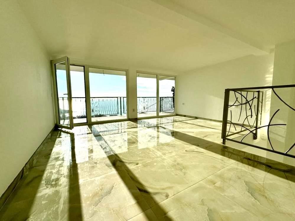 Panoramik deniz manzaralı yeni daire 69 m2 havuzlu barda