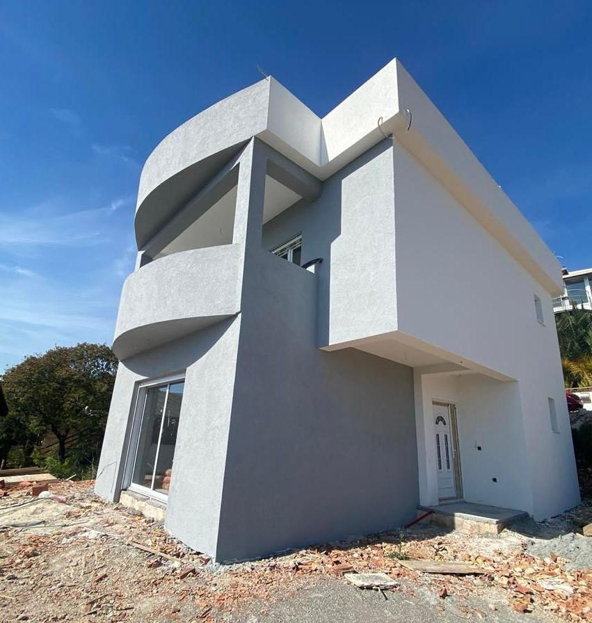 Dobra Vodada birinci sınıf konumda yeni deniz manzaralı 140 m2 ev