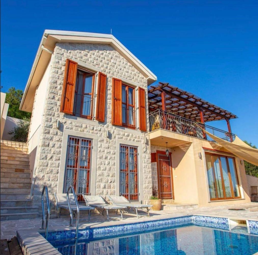 Zagora, Kotorda muhteşem deniz manzaralı özel taş 210 m2 villa
