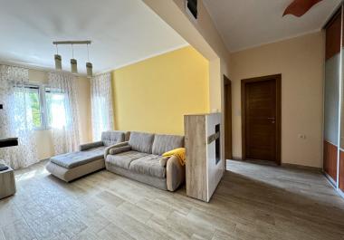  Satılık Daire Baošići içinde