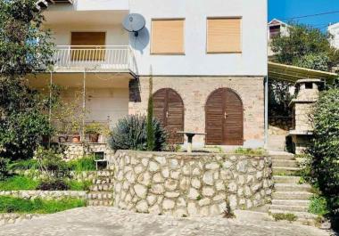 Villa Dobra Voda içinde