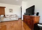 Petrovacta denize bitişik 75 m2 şık daire, otoparklı