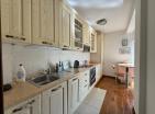 Petrovacta denize bitişik 75 m2 şık daire, otoparklı