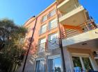 Deniz manzaralı mobilyalı 2 yatak odalı 75 m2 daire, denize yakın