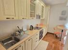 Deniz manzaralı mobilyalı 2 yatak odalı 75 m2 daire, denize yakın