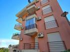 Deniz manzaralı mobilyalı 2 yatak odalı 75 m2 daire, denize yakın