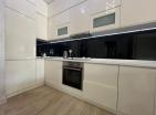 Budvada Tre Canne residenceta denize yakın şık tek yatak odalı 63 m2 daire