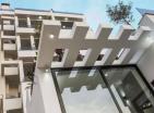 Ulcinjde muhteşem manzaralı, havuzlu ve satılık restorana sahip lüks 5 * otel