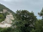 Budva sahil şeridine yakın 30 yatak odalı muhteşem deniz manzaralı otel