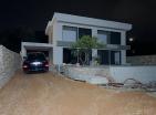 Satılık havuzlu ve panoramik manzaralı Barda yeni modern ev