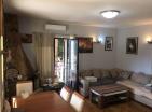 Herceg Novide denize yakın havuzlu güneşli 143 m2 ev
