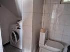 Herceg Novide denize yakın havuzlu güneşli 143 m2 ev