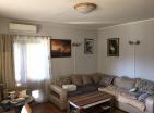 Herceg Novide denize yakın havuzlu güneşli 143 m2 ev