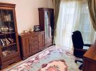 Petrovacta deniz manzaralı geniş 105 m2 daire: modern, birinci sınıf bir konumda mobilyalı