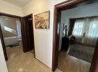 Petrovacta deniz manzaralı geniş 105 m2 daire: modern, birinci sınıf bir konumda mobilyalı