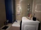 Budvada modern olanaklara sahip lüks deniz kenarı 77 m2 daire