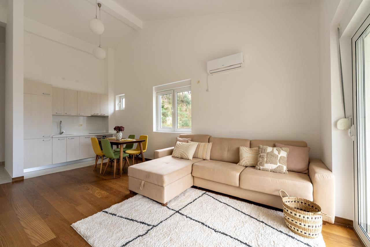 Prznoda deniz manzaralı ve otoparklı yeni 60 m2 daire