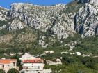 Blizikućede panoramik manzaralı ve modern olanaklara sahip lüks sahil 218m villa